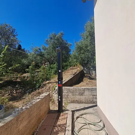 Kuca Medu Maslinama S Pogledom Na Feriehus Poljana (Ugljan)